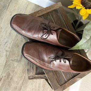 Men Josef Seibel leather dress shoe